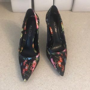 Beautiful floral Aldo heels size 36 (6) like new
